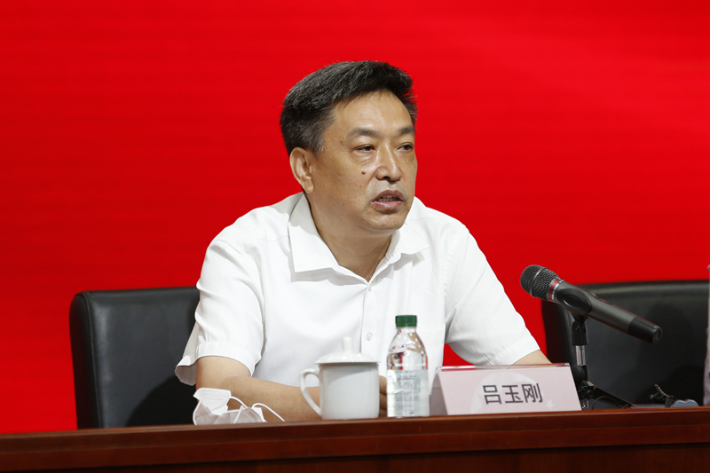 吕玉刚.jpg