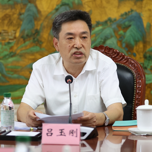 3G5A0511_吕玉刚_600.jpg