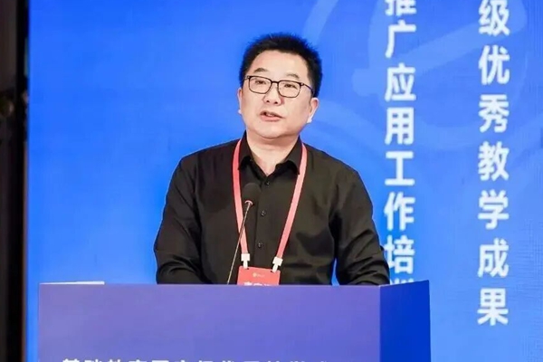 17 ϺбɽѧԺԺ_600.jpg