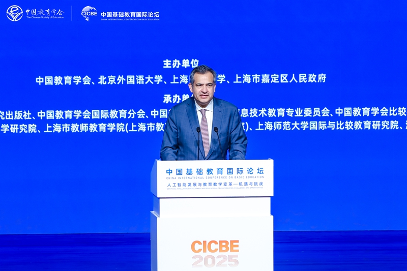 1765765627644359.jpg 国际组织代表英国驻华贸易副使节Sohail Shaikh(施睿耀).jpg