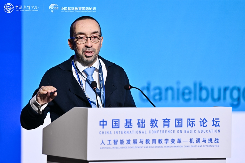 1765765784106678.jpg 丹尼尔·布尔戈斯.jpg