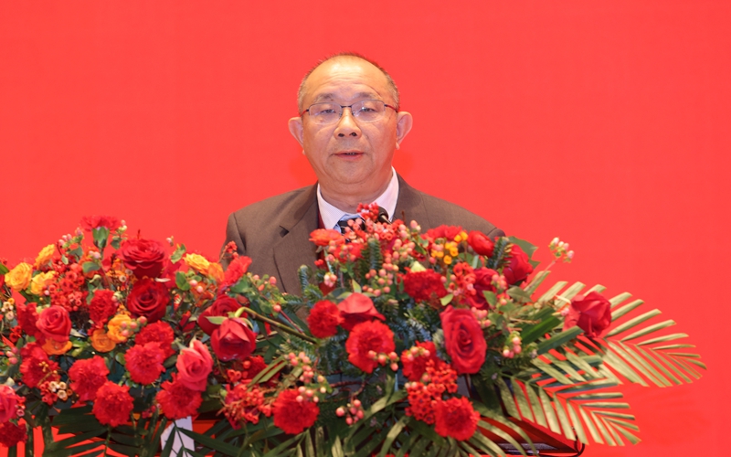 1774270156638508.jpg 8.曾令鹏常务副秘书长作《广东教育学会章程》修订说明_副本.jpg